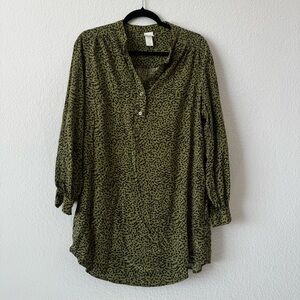 H&M Long Sleeve Tunic Blouse – Olive Green Animal Print  Size 8